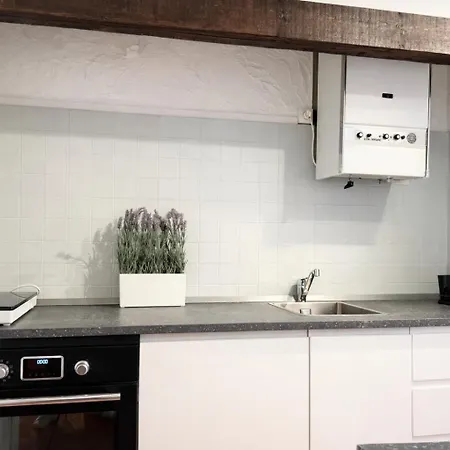 Charme Du Vieux-nice - Cocon Lumineux A 100 M De La