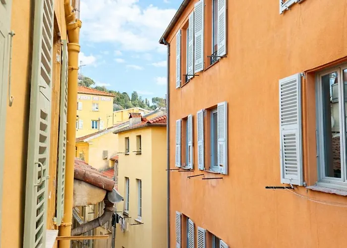 Charme Du Vieux-nice - Cocon Lumineux A 100 M De La *